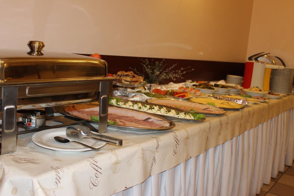 Wola Ducka Hotel Relaks מראה חיצוני תמונה