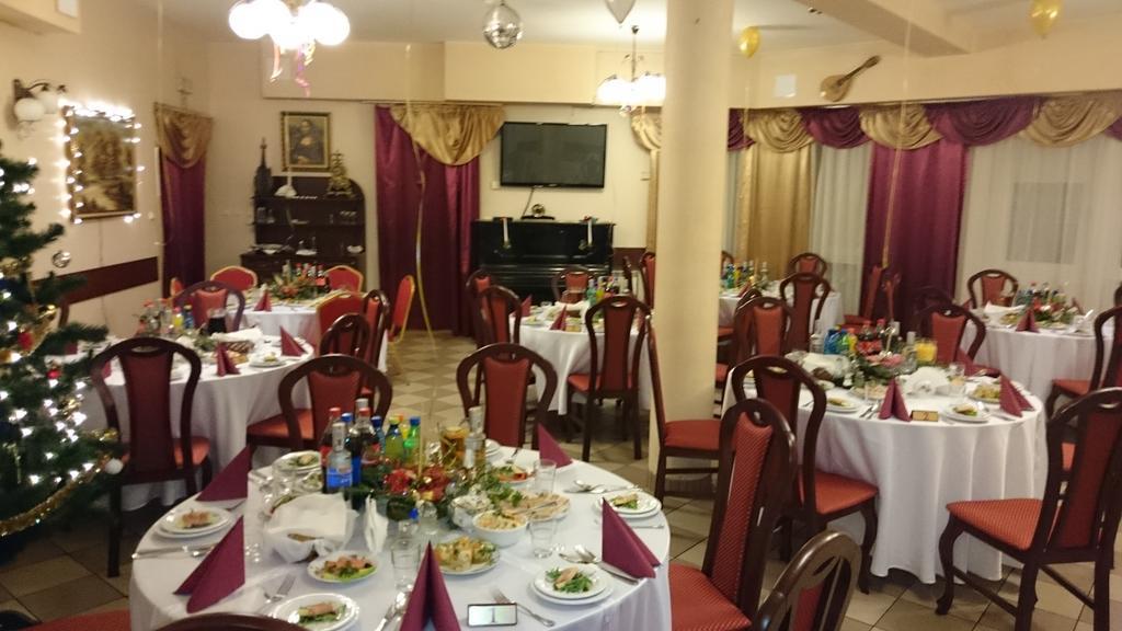 Wola Ducka Hotel Relaks מראה חיצוני תמונה